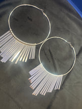 Load image into Gallery viewer, Metal fringe Hoops
