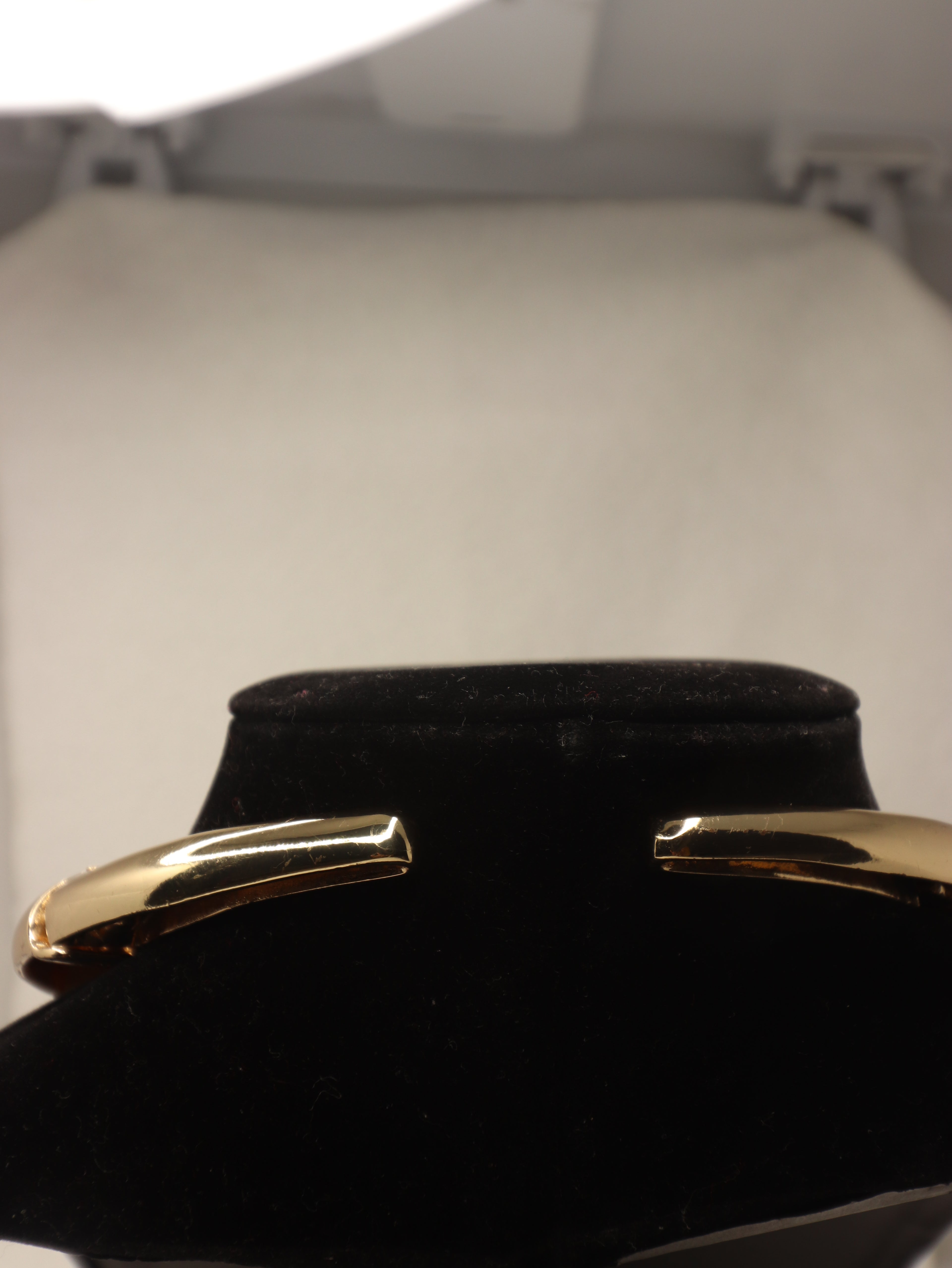 Wilma Flintstone choker